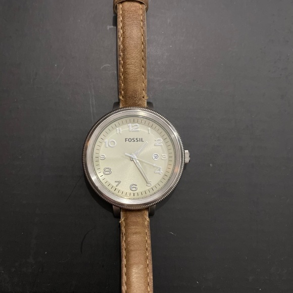 FOSSIL Watch - Picture 2 of 4